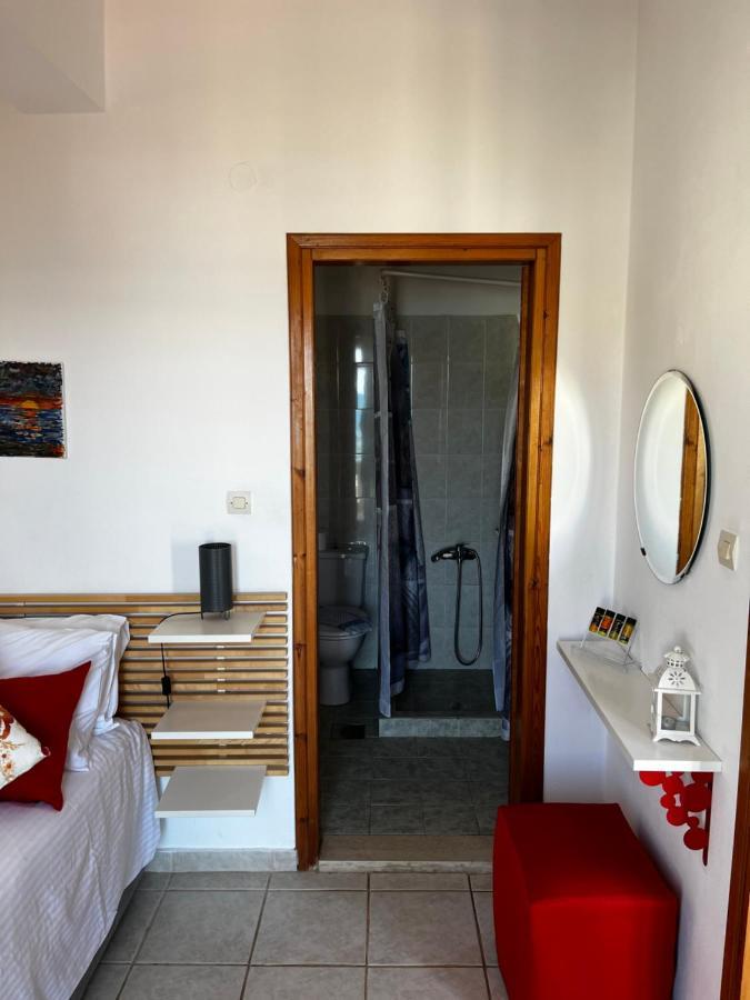 Michael Apartments Agia Marina  Exterior photo