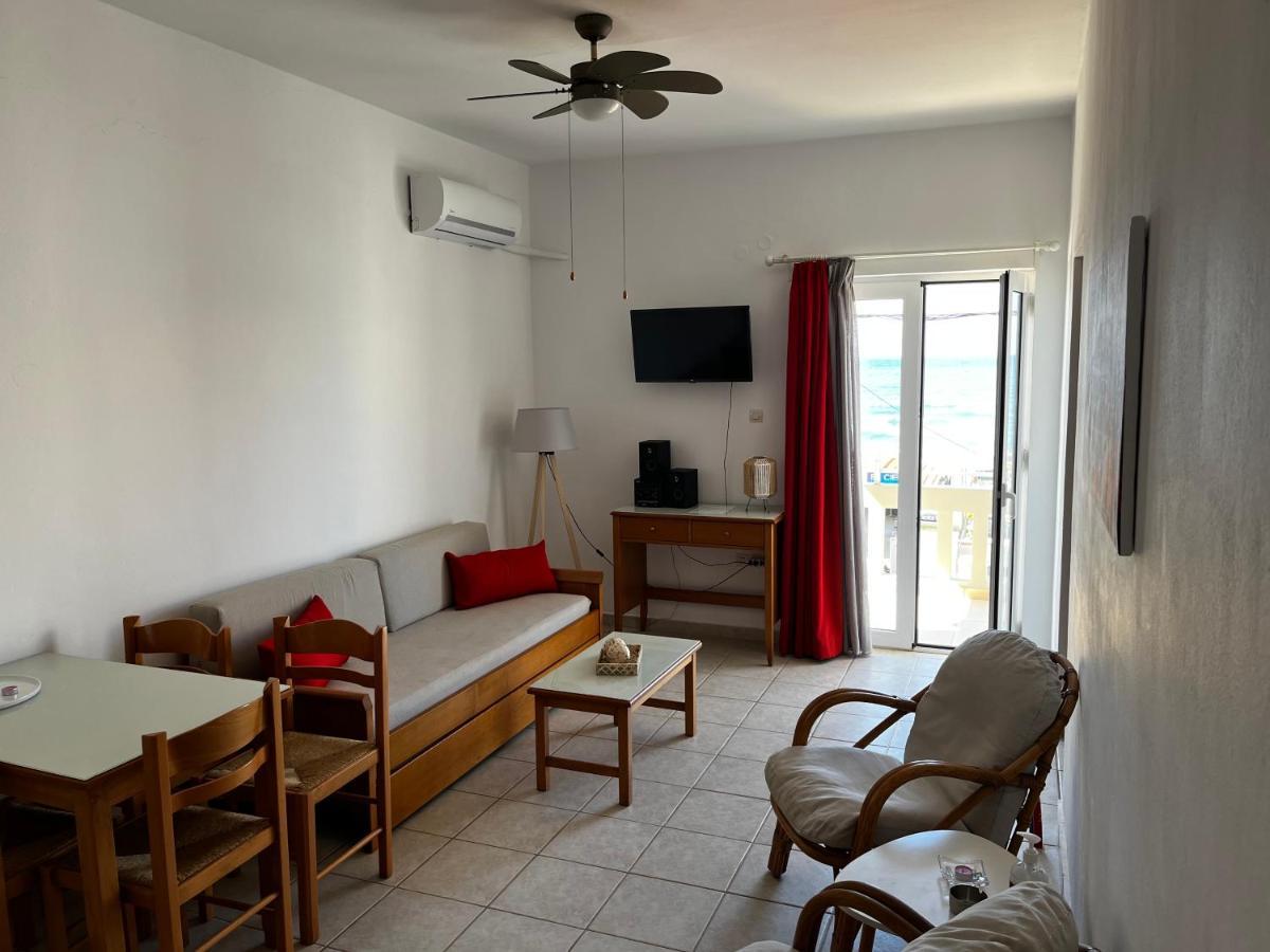 Michael Apartments Agia Marina  Exterior photo