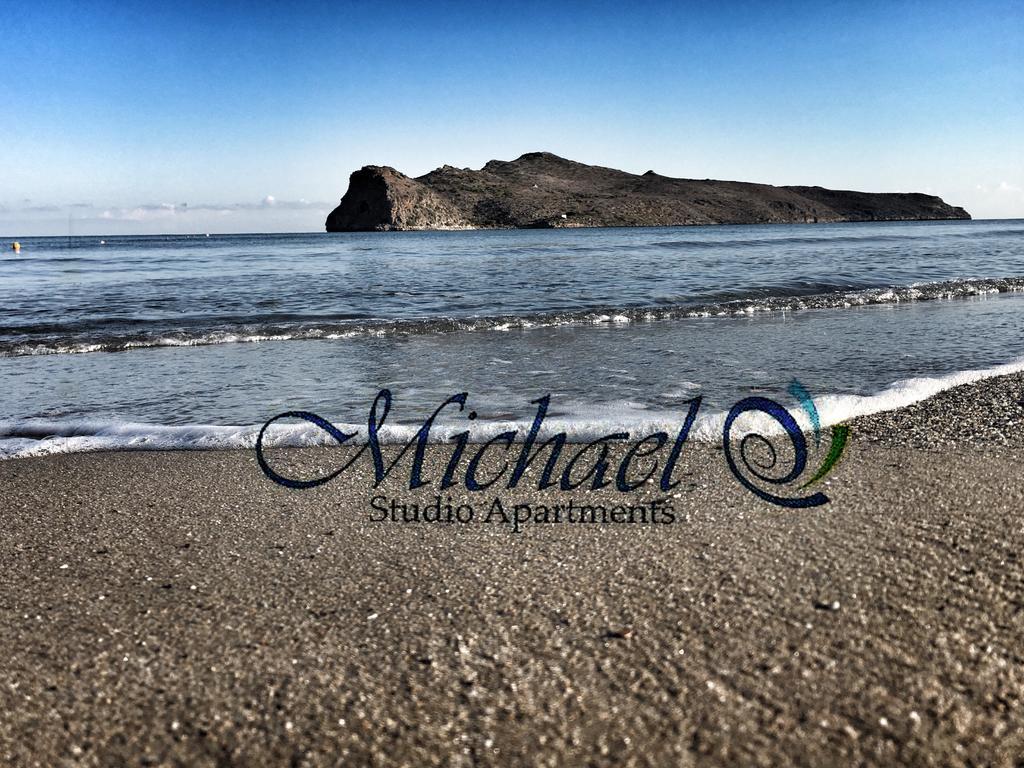 Michael Apartments Agia Marina  Exterior photo